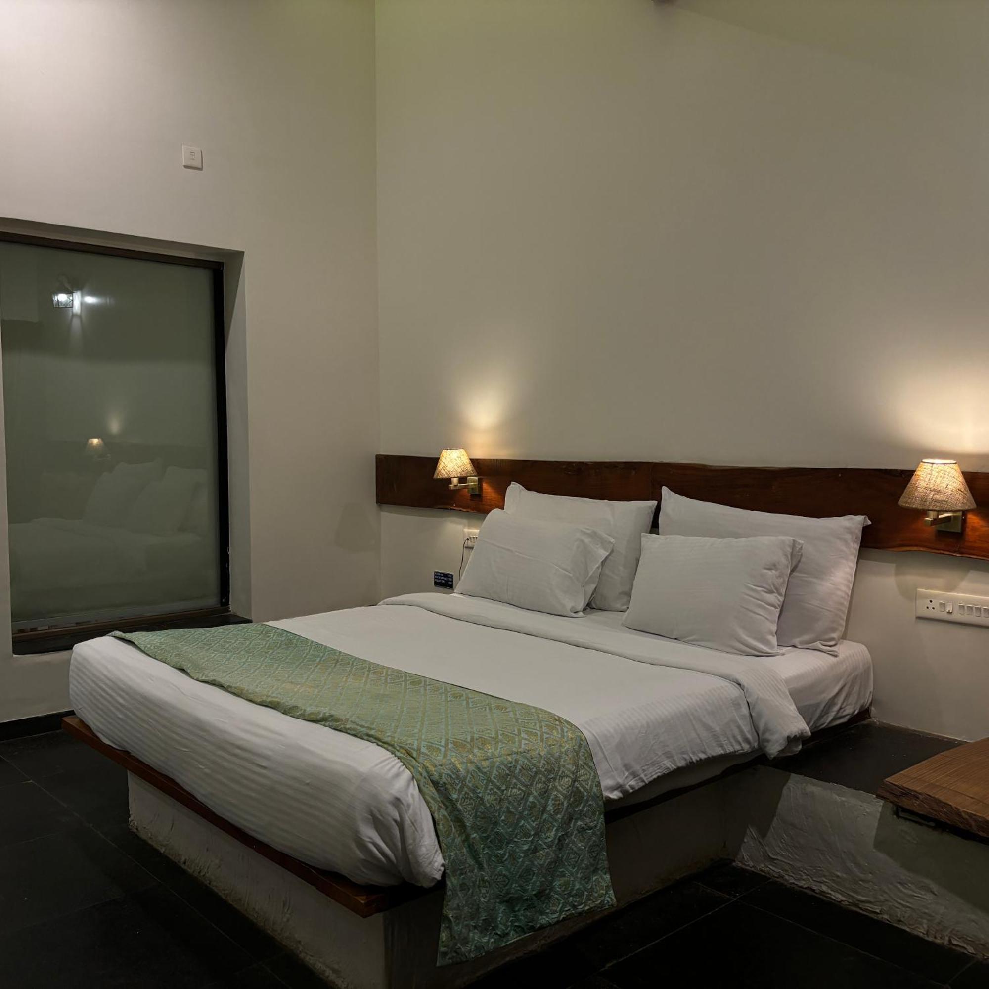 Nisarg Resort Kolhapur Dış mekan fotoğraf